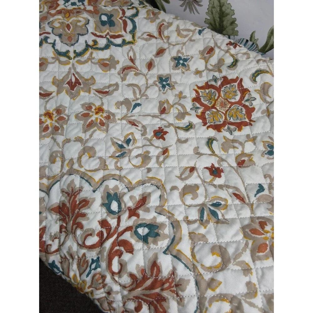 E & E Co. Quilted Comforter Queen  90 X 90 Floral Square